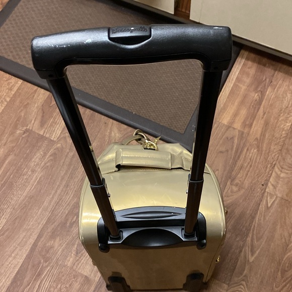 unique luggage Betsy Johnson, Gold, tone and gold studs with shoulder strap. - Picture 11 of 16